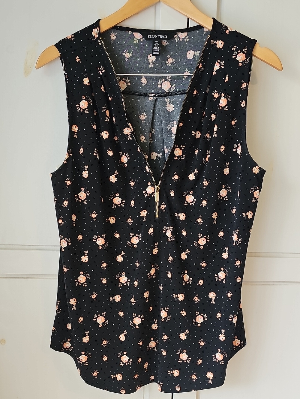 Ellen Tracy Black Floral Zip V-Neck Sleeveless Blouse